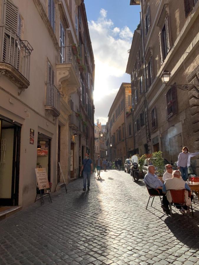 Charming Navona Pensión
